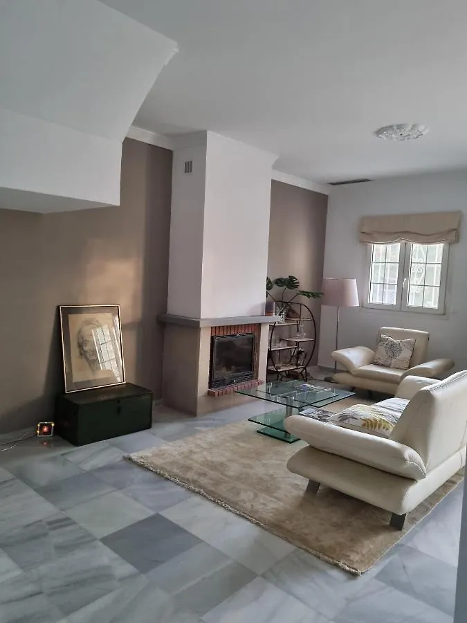Town-House-Style Villa - On The Golden Mile Marbella Holiday home